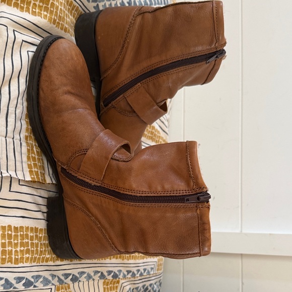 Brown Leather Ankle Boots with Buckle - Picture 6 of 6